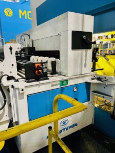 Pressa per stampaggio Mossini PDM-4B-1000 - 1000 ton (ID:76398) - Dabrox.com