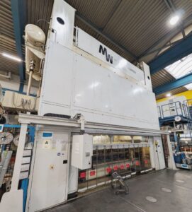 Pressa per stampaggio Muller Weingarten HUQ 4.1100 - 1100 ton (ID:76410) - Dabrox.com