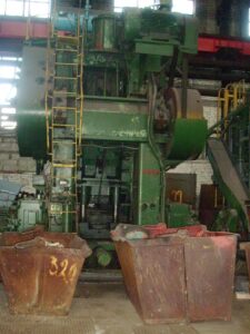 Pressa per stampaggio a caldo Komatsu - 1600 ton