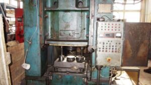 Pressa per stampaggio a caldo TMP Voronezh K0940 - 1000 ton (ID:75742) - Dabrox.com