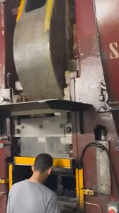 Pressa per stampaggio a caldo Eumuco SP 100 - 1000 ton (ID:76338) - Dabrox.com