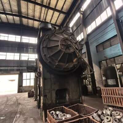 Pressa per forgiatura a caldo TMP Voronezh K8544 - 2500 ton (Foto 9)