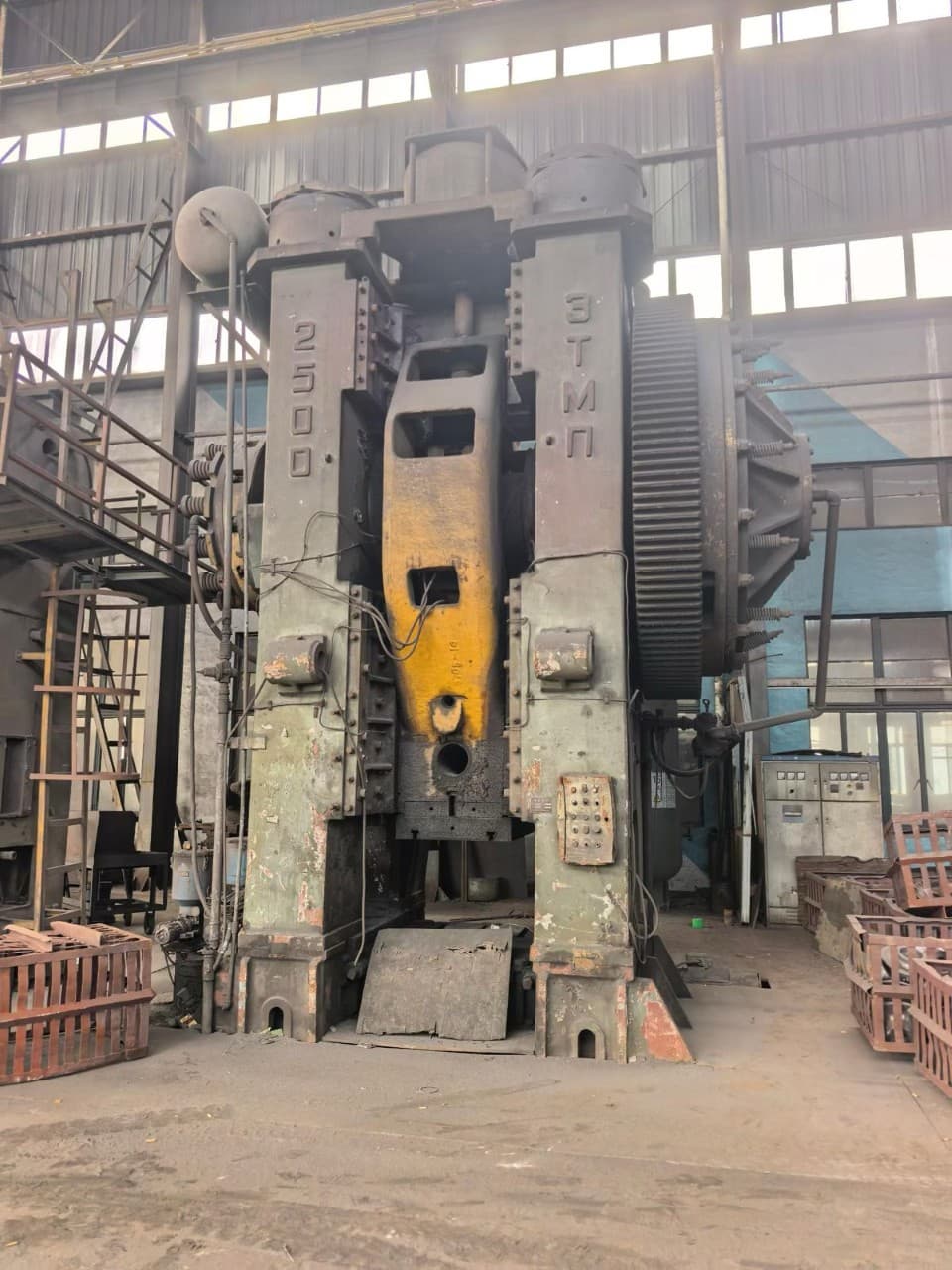 Pressa per forgiatura a caldo TMP Voronezh K8544 - 2500 ton