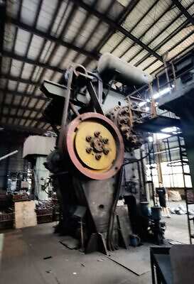 Pressa per forgiatura a caldo TMP Voronezh K8544 - 2500 ton (Foto 13)