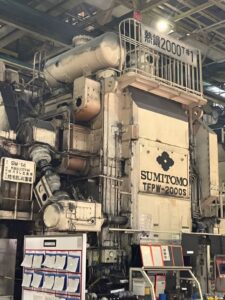 Pressa per stampaggio a caldo Sumitomo TFPW-2000S - 2000 ton (ID:76340) - Dabrox.com