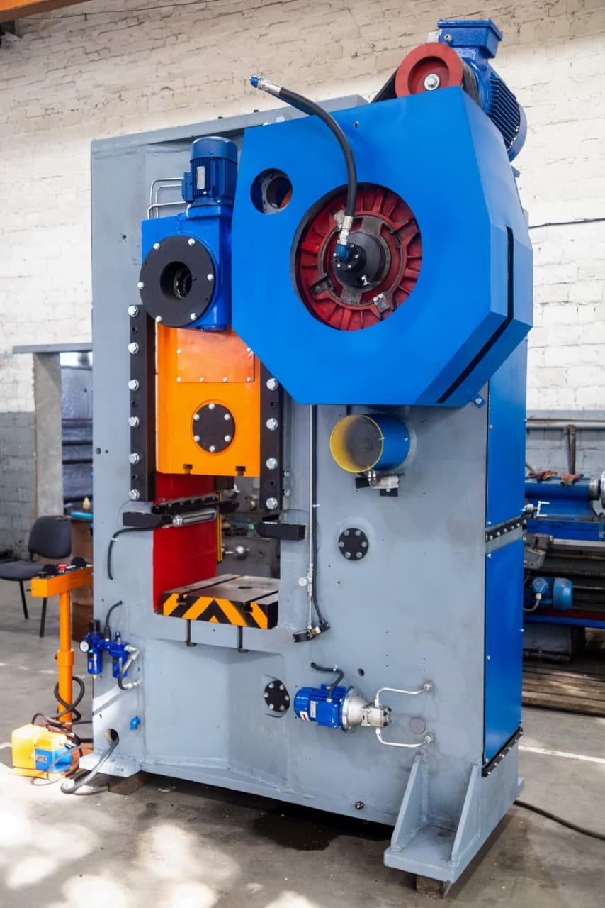 Pressa a ginocchiera Barnaul KB8336 - 400 ton