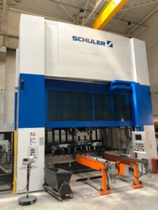 Pressa per stampaggio Schuler - 630 ton