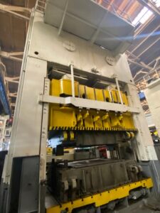 Pressa per stampaggio Erfurt - 1250 ton