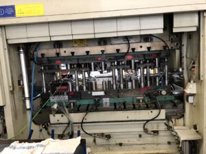 Pressa per stampaggio Schuler GMO 2-315-2000-160 - 315 ton (ID:76354) - Dabrox.com