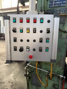 Pressa per stampaggio a caldo Clearing EF11600 - 1600 ton (ID:76254) - Dabrox.com