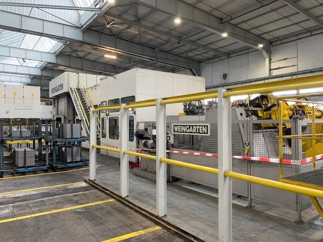 Pressa per stampaggio Muller Weingarten VK 600 - 600 ton (ID:75377) - Dabrox.com