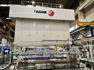 Pressa per stampaggio fogli Fagor LE4-2000-6500-2000 - 2400 ton (ID:S88158) - Dabrox.com