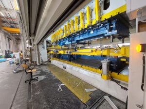 Pressa per stampaggio Aida DSF-TE4-20000-730-250 - 2000 ton (ID:76378) - Dabrox.com