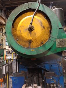 Pressa per stampaggio a caldo Komatsu CAH2000 - 2000 ton (ID:76397) - Dabrox.com