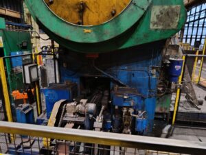 Pressa per stampaggio a caldo Komatsu CAH2000 - 2000 ton (ID:76397) - Dabrox.com