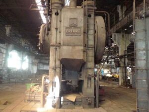 Pressa per stampaggio a caldo Erfurt - 2500 ton