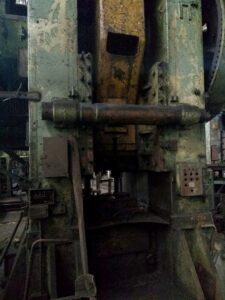 Pressa per stampaggio a caldo TMP Voronezh K8542 - 1600 ton (ID:75483) - Dabrox.com