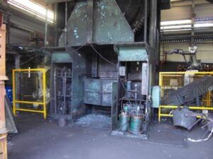 Pressa per stampaggio a caldo Smeral LZK 4000 A - 4000 ton (ID:S85971) - Dabrox.com