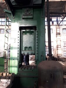 Pressa a sbavare e preformare TMP Voronezh - 250 ton