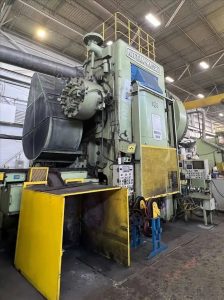 Pressa per stampaggio a caldo Nittan Massey MHFP-2800LW - 2800 ton (ID:76411) - Dabrox.com