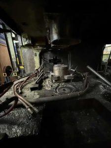 Pressa per stampaggio a caldo Nittan Massey MHFP-2800LW - 2800 ton (ID:76411) - Dabrox.com