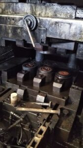 Pressa per stampaggio a caldo Smeral LZK 1000 P - 1000 ton (ID:75532) - Dabrox.com