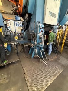 Pressa per stampaggio a caldo TMP Voronezh К04.038.842 - 1600 ton (ID:76417) - Dabrox.com