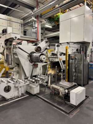 Pressa per stampaggio Muller Weingarten HU 2-315 - 315 ton (Foto 1)