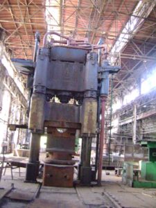 Pressa idraulica Dnepropress - 2000 ton