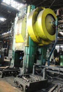 Pressa per stampaggio a caldo Eumuco SP 400 - 4000 ton (ID:S79113) - Dabrox.com