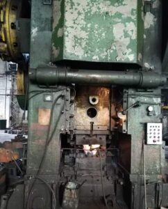 Pressa per stampaggio a caldo TMP Voronezh K8544 - 2500 ton (ID:S79156) - Dabrox.com