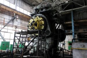 Pressa per stampaggio a caldo TMP Voronezh K8544 - 2500 ton (ID:S79264) - Dabrox.com