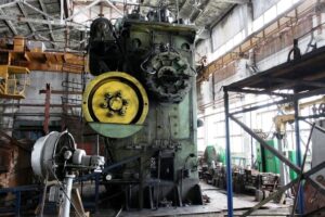 Pressa per stampaggio a caldo TMP Voronezh K8544 - 2500 ton (ID:S79264) - Dabrox.com