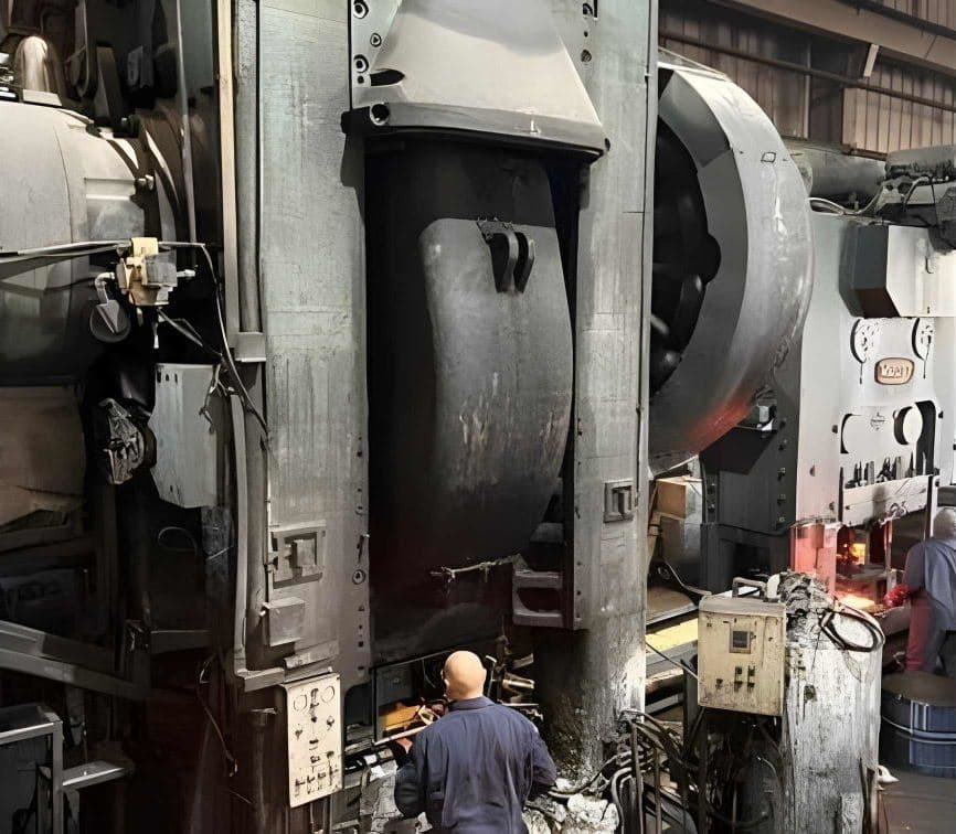 Pressa per stampaggio a caldo Massey 2800 - 2800 ton