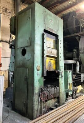 Pressa a ginocchiera Barnaul K8342 - 1600 ton (Foto 4)