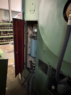 Pressa a ginocchiera Barnaul K8340 - 1000 ton (Foto 1)