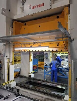 Pressa per stampaggio Arisa S2.400.260.FD - 400 ton (Foto 8)