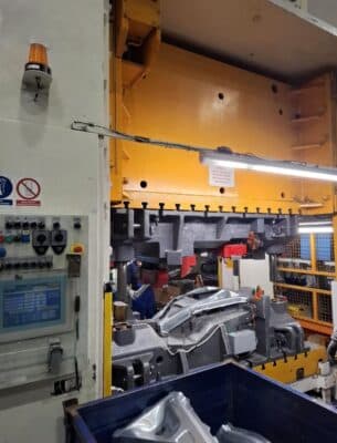 Pressa per stampaggio Arisa S2-500.FD - 500 ton (Foto 8)