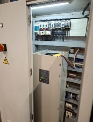 Pressa per stampaggio Arisa S2-500.FD - 500 ton (Foto 3)