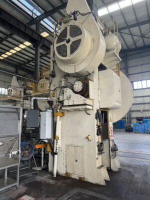 Pressa per fucinatura a freddo Chin Fong KP-650 - 650 ton (Foto 3)