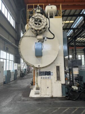 Pressa per fucinatura a freddo Chin Fong KP-650 - 650 ton (Foto 7)