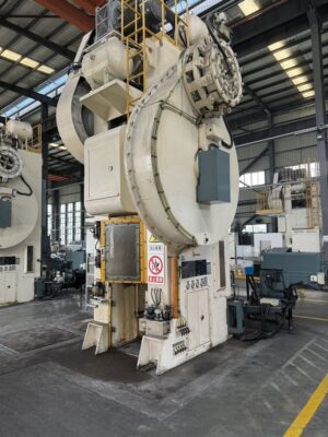 Pressa per fucinatura a freddo Chin Fong KP-650 - 650 ton (Foto 1)