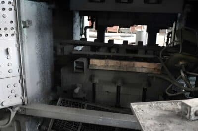 Pressa per stampaggio a caldo TMP Voronezh AKKD8044 - 2500 ton (Foto 9)