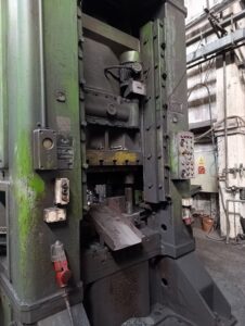 Pressa a sbavare e preformare TMP Voronezh KA2536 - 400 ton (ID:76207) - Dabrox.com