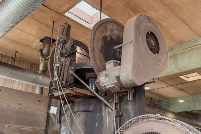 Pressa a vite Berrenberg RSPe 230/300 - 300 ton (Foto 2)