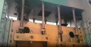 Pressa per stampaggio TMP Voronezh K3540 - 1000 ton (ID:75601) - Dabrox.com