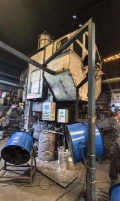 Pressa per stampaggio a caldo Sumitomo TFPW-1600 - 1600 ton (Foto 1)