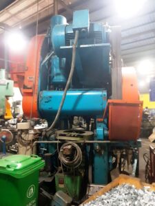 Pressa per stampaggio a caldo National Maxipres 500 E8 - 500 ton (ID:76274) - Dabrox.com