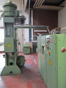 Pressa a vite Weingarten PA 140 - 320 ton (ID:S89421) - Dabrox.com