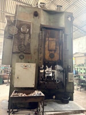 Pressa per estrusione a freddo Barnaul KB0036 - 400 ton (Foto 1)